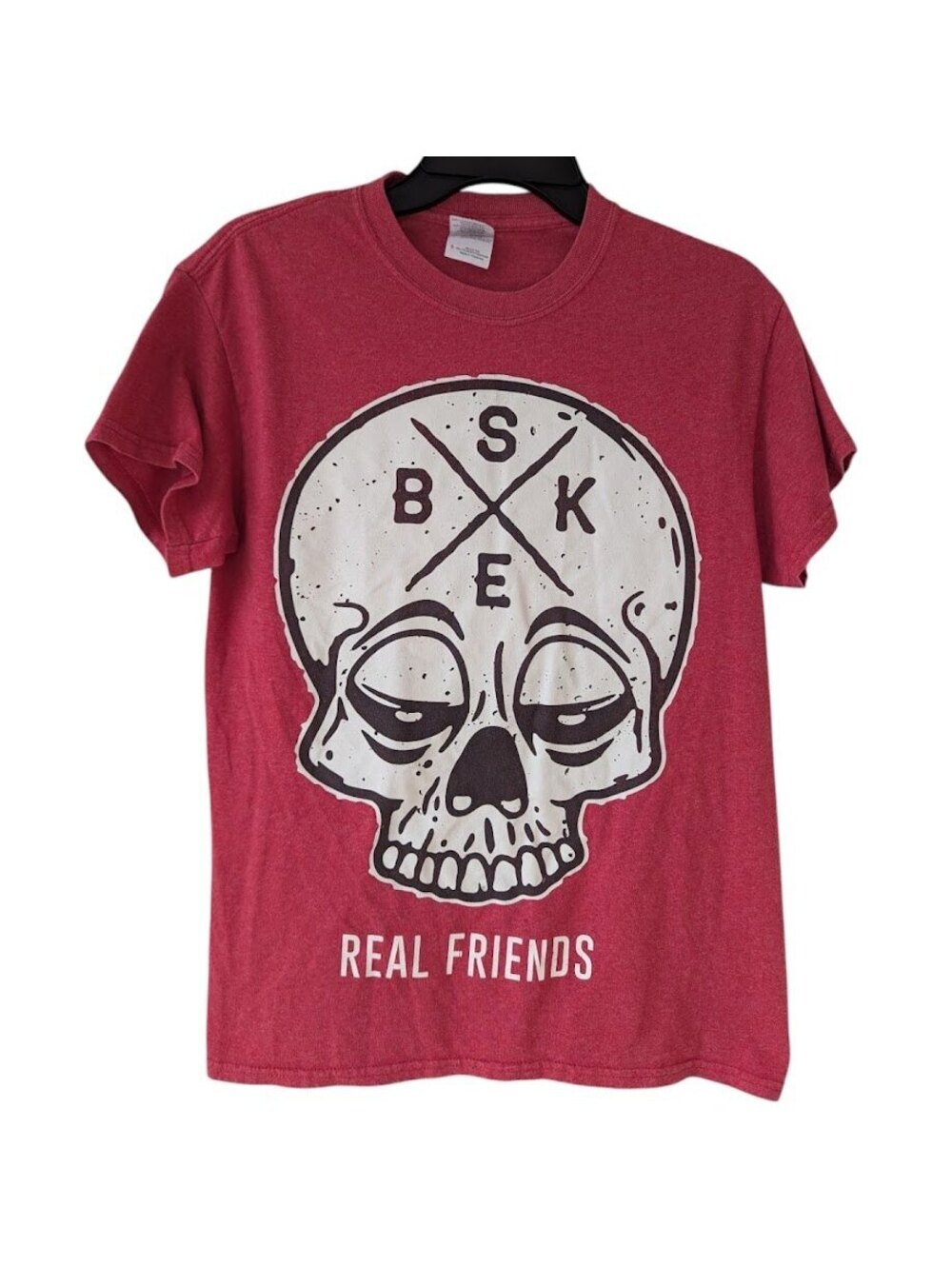 Real Friends Band T-Shirt Mens S Pop Punk Skull Sleepy Eyes Bony Knees Red 18x26